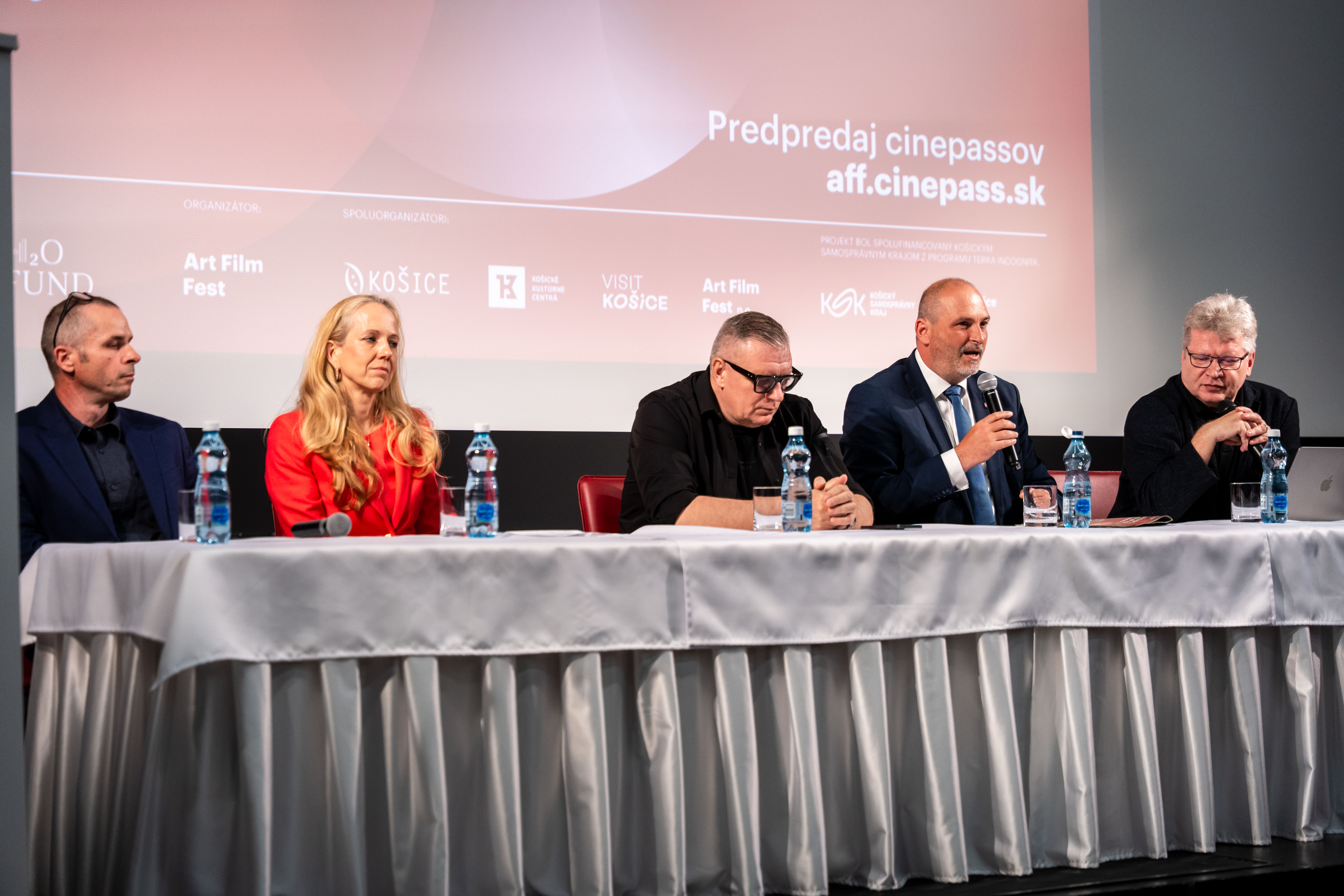 Tlacova konferencia - Medzinarodneho filmoveho festivalu ART FILM -1-19